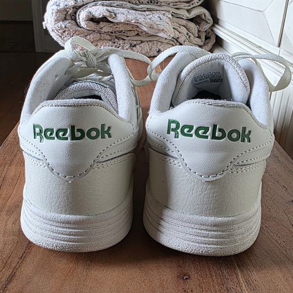 Reebok Court Advance Sneaker, Women's Size 9, White / Green - Picture 4 of 4